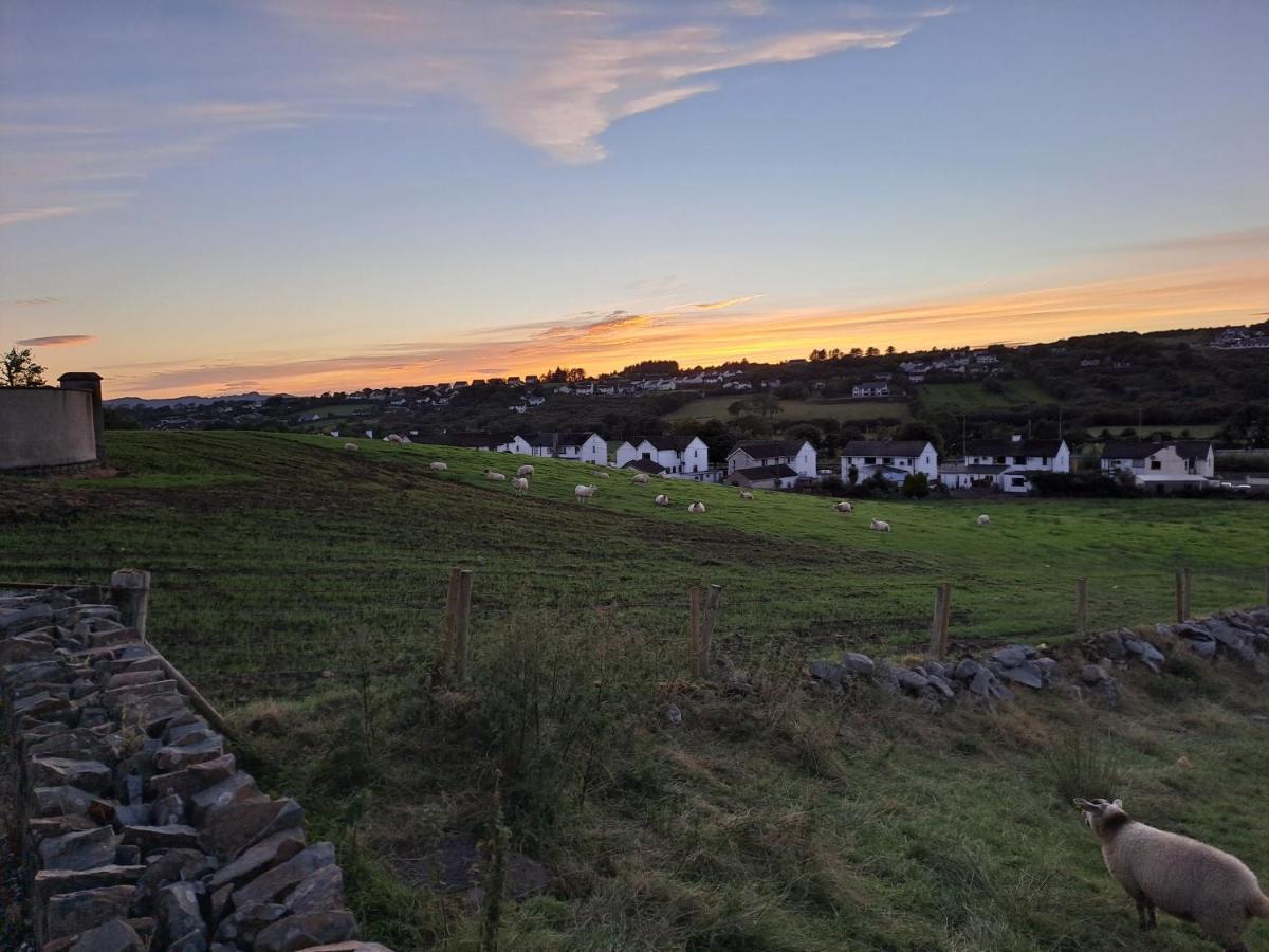 Red Gate Cottage Buncrana Exterior foto